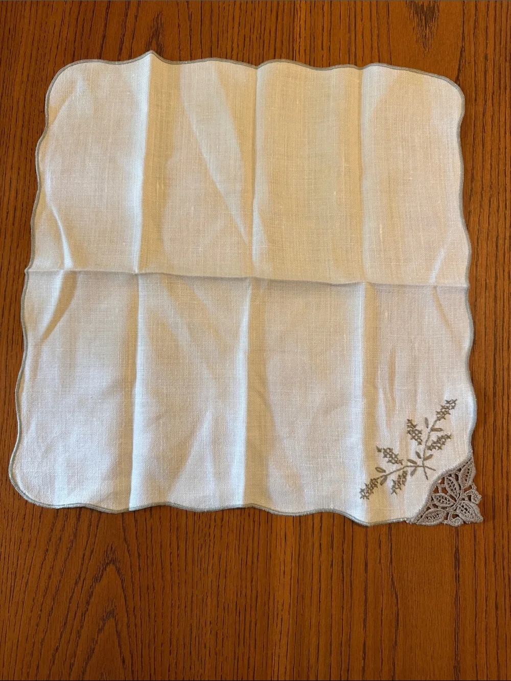 Vintage Embroidered Cream Linen Napkins - Set of 4